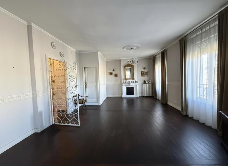 Appartement bourgeois - 200 m² - 6 pièces