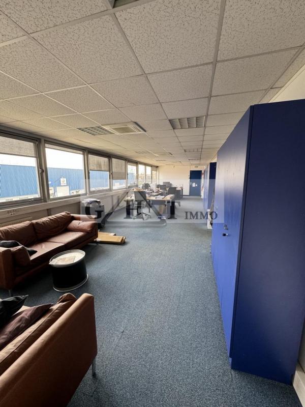 Entrepôt - 1 504 m²