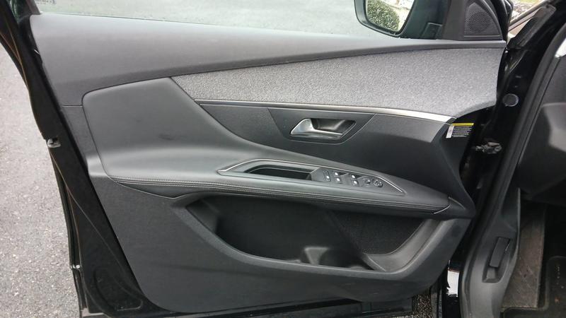 Peugeot 3008 II 1.2 PureTech 130 Allure Business