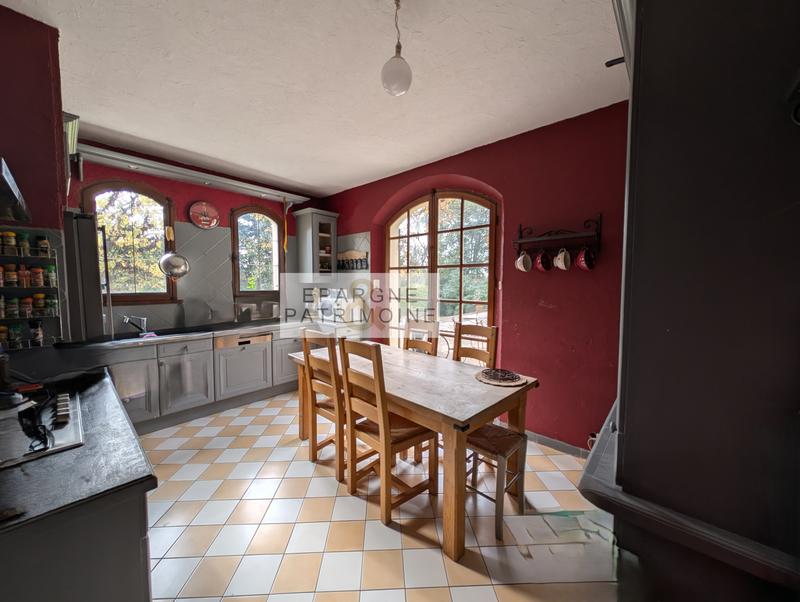 Maison traditionnelle - 203 m² - 9 pièces