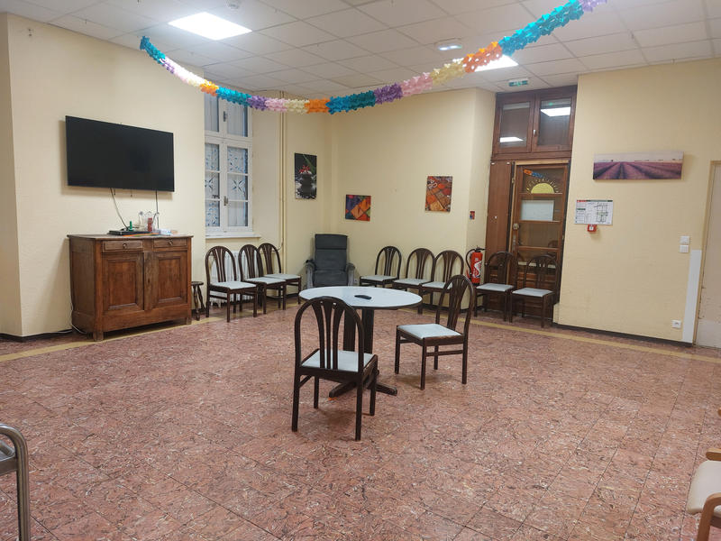 Maison - 1 083 m² - 44 pièces