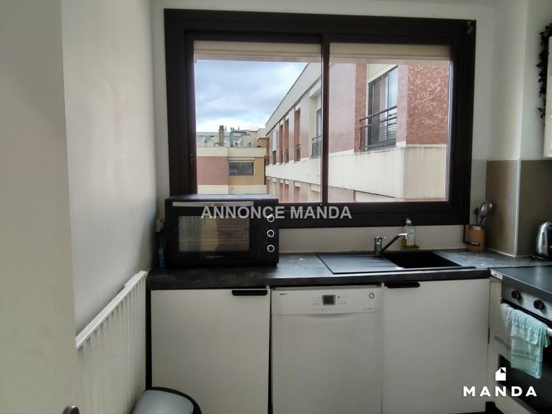 Chambre - 10 m² - 6 pièces