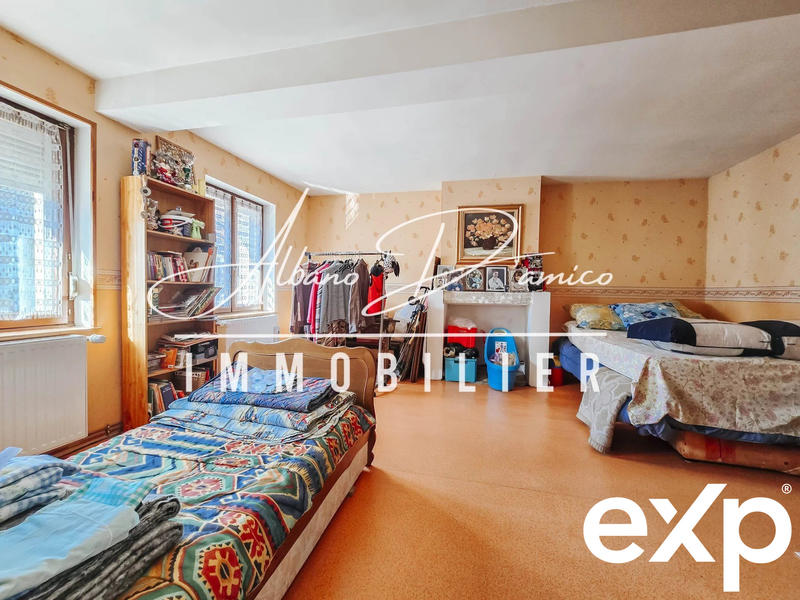 Maison - 166 m² - 7 pièces