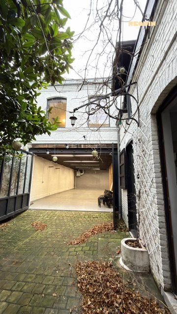 Loft - 200 m² - 3 pièces