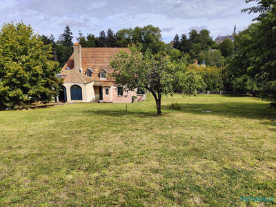 Maison - 300 m² - 8 pièces