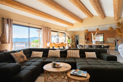 Villa - 331 m² - 8 pièces