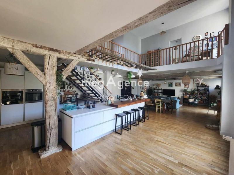 Maison - 400 m² - 6 pièces