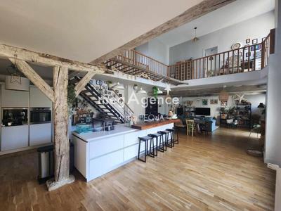 Maison - 400 m² - 6 pièces