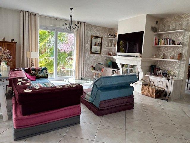 Pavillon - 162 m² - 6 pièces