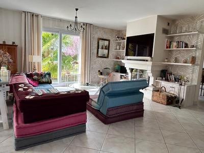 Pavillon - 162 m² - 6 pièces