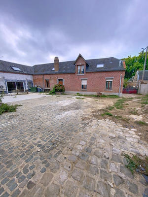 Maison - 220 m² - 9 pièces