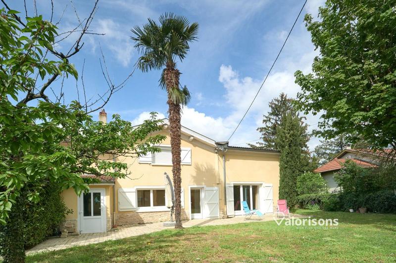 Maison - 212 m² - 6 pièces