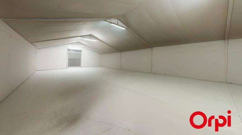 Entrepôt - 544 m²