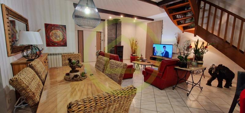 Maison - 140 m² - 7 pièces