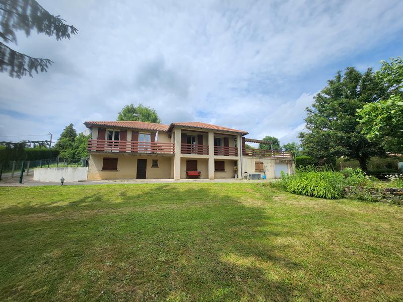 Maison - 143 m² - 8 pièces