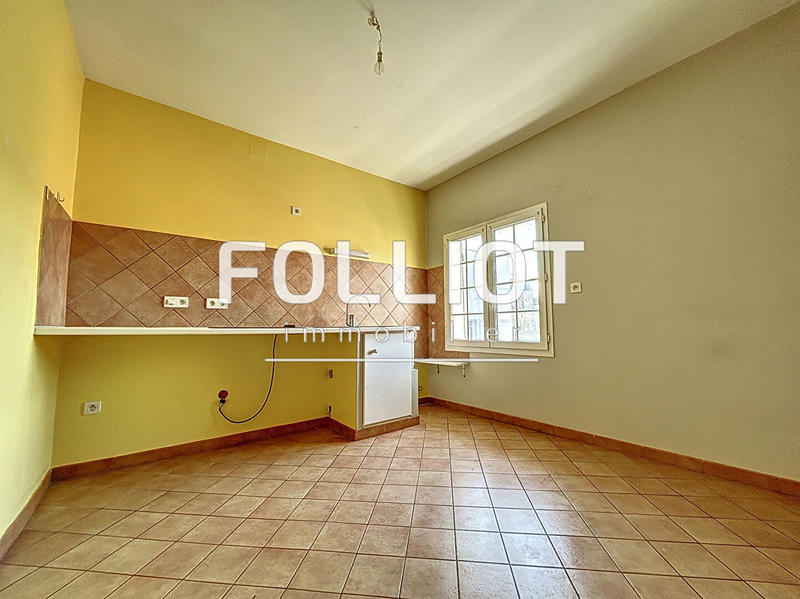 Maison - 230 m² - 12 pièces