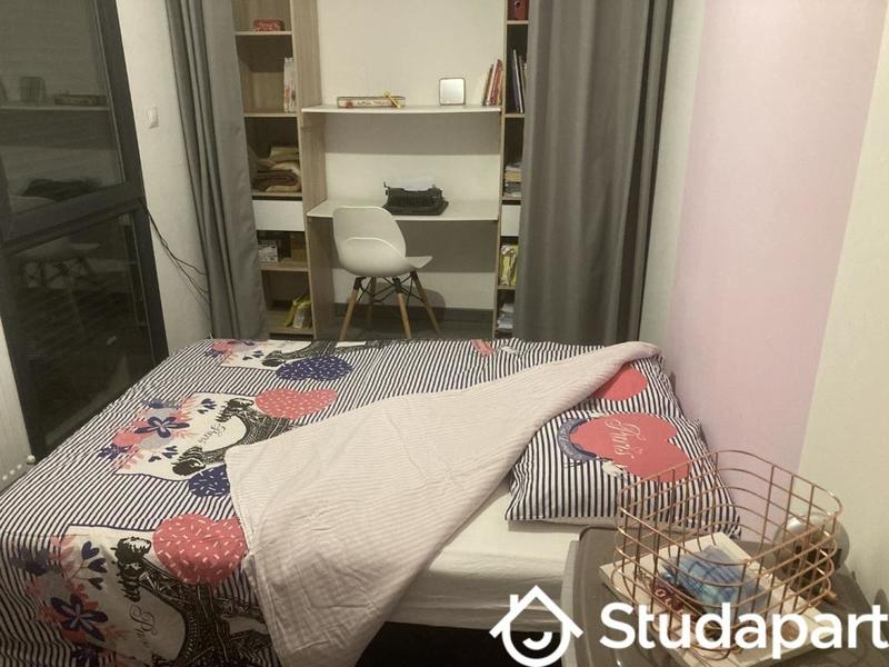 Chambre - 10 m² - 1 pièce