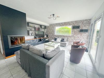 Maison - 159 m² - 8 pièces