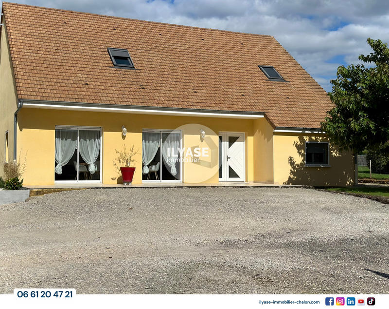 Maison - 220 m² - 5 pièces