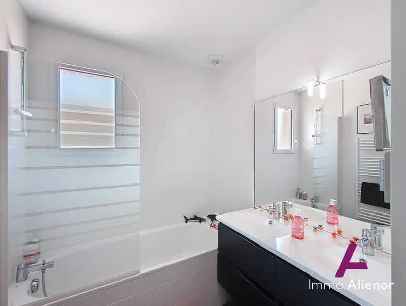 Maison - 88 m² - 4 pièces