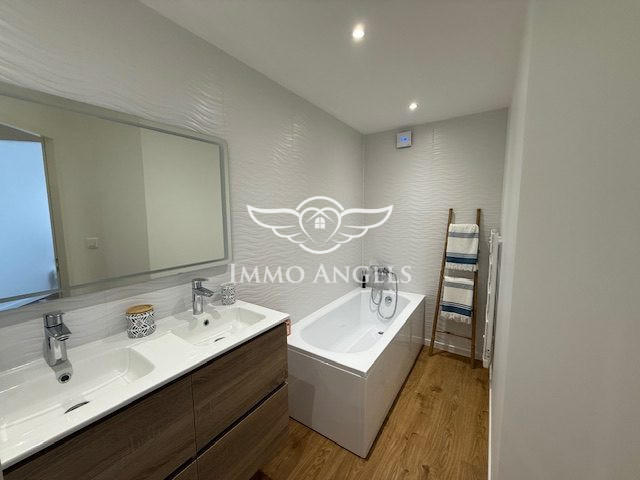 Appartement - 87 m² - 4 pièces