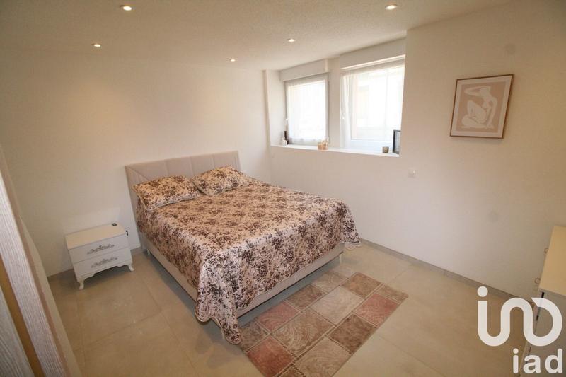 Maison - 240 m² - 8 pièces