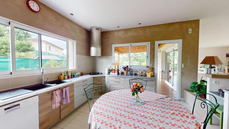 Maison - 228 m² - 6 pièces