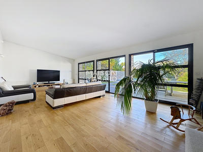 Maison - 199 m² - 9 pièces