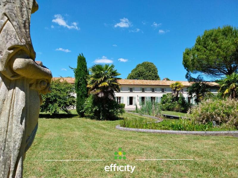 Demeure - 750 m² - 13 pièces