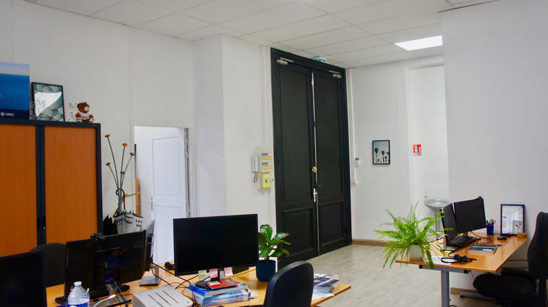 Bureau - 115 m² - 5 pièces