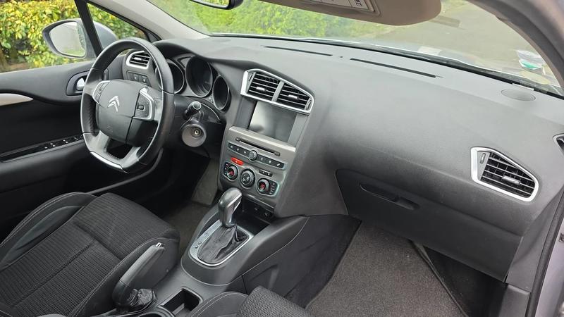 Citroën C4 II 1.6 BlueHDi 120 Eat6 Feel - Automatique