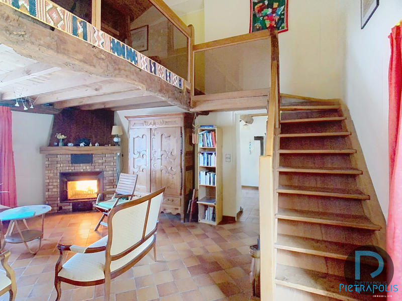 Maison - 201 m² - 8 pièces