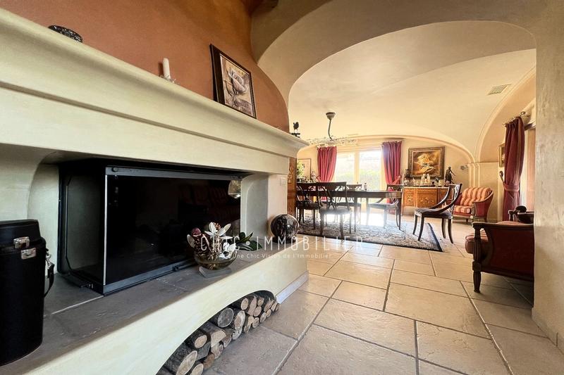 Maison - 208 m² - 6 pièces