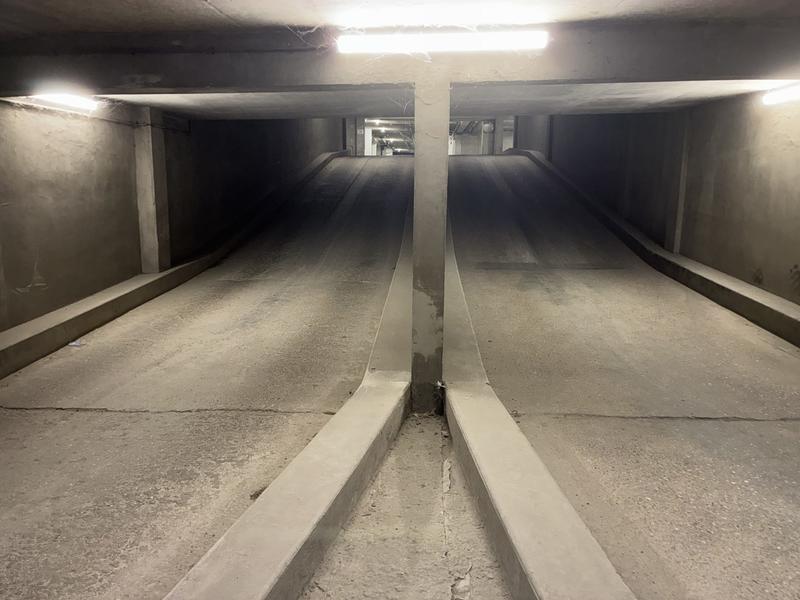 Parking / Garage - 12 m²