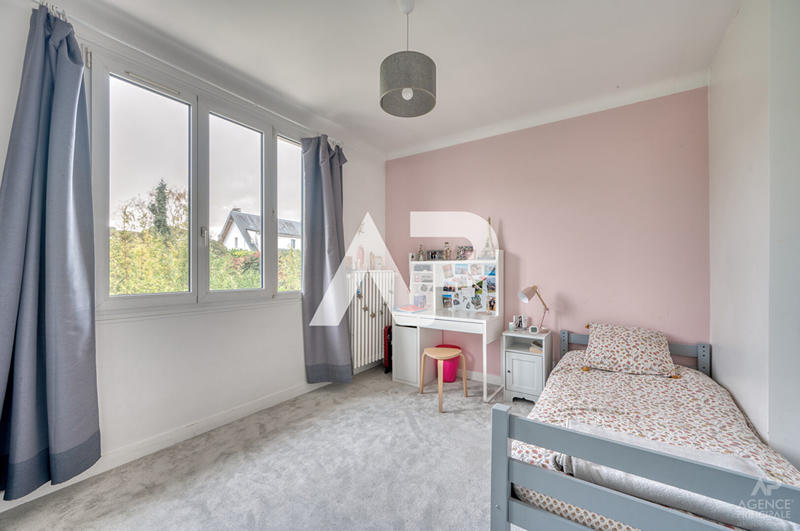 Maison - 206 m² - 10 pièces