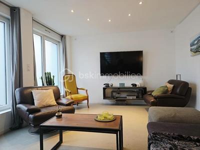 Maison - 266 m² - 10 pièces