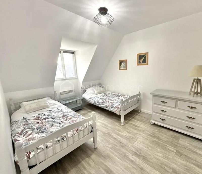 Demeure - 107 m² - 5 pièces