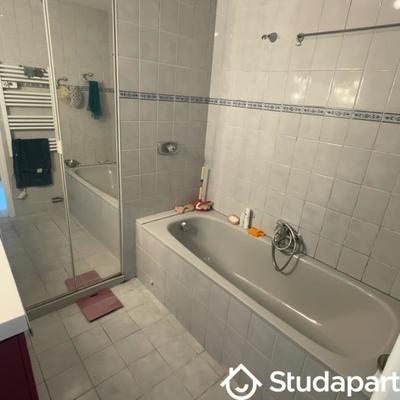 Chambre - 11 m² - 1 pièce