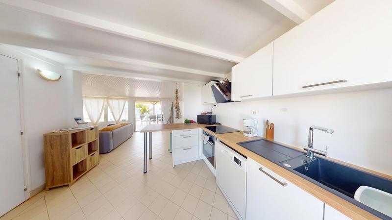 Maison - 270 m² - 9 pièces