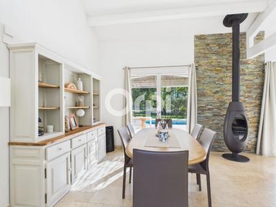 Villa - 200 m² - 6 pièces