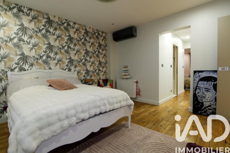 Maison - 434 m² - 9 pièces