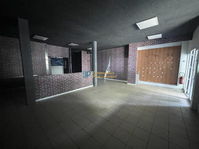 Local commercial - 180 m²