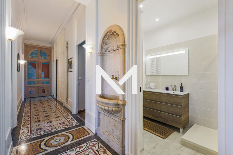 Appartement - 229 m² - 7 pièces