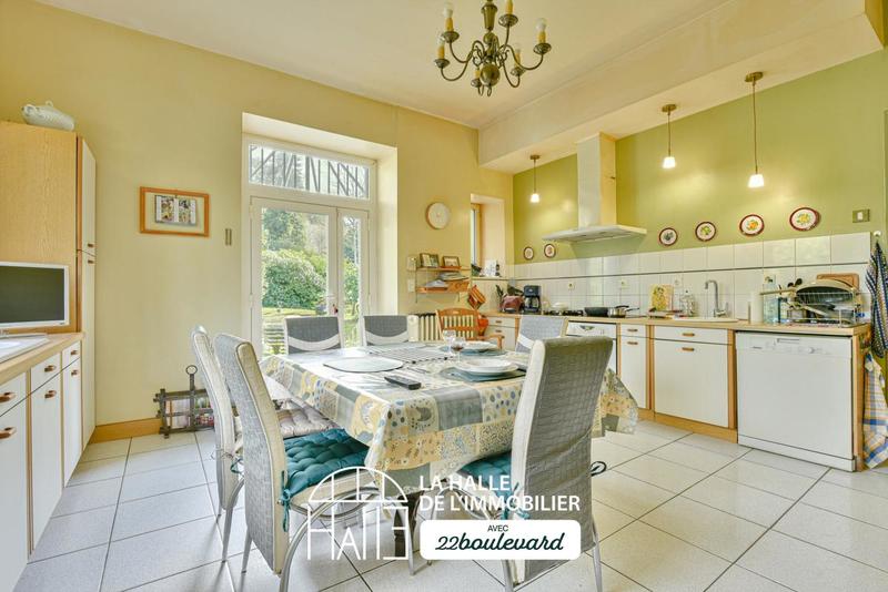 Château - 267 m² - 10 pièces