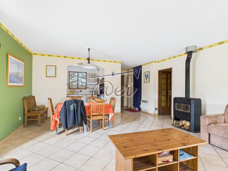 Villa - 100 m² - 5 pièces