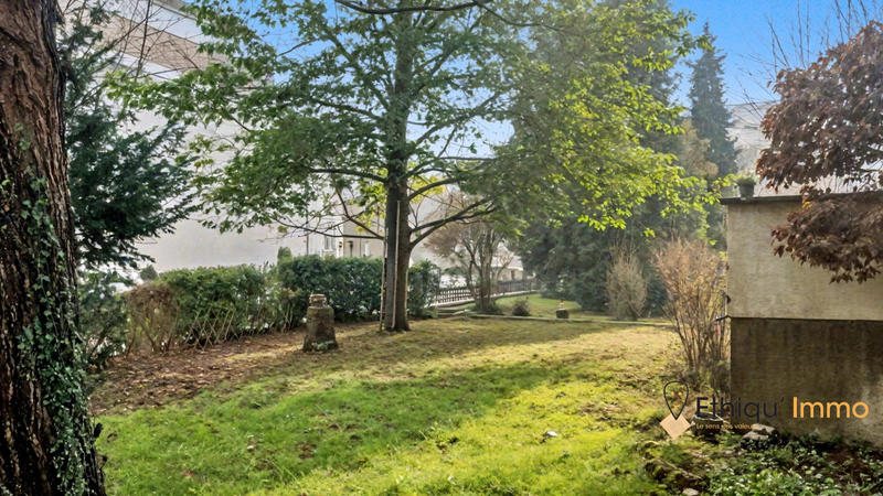 Maison - 210 m² - 6 pièces