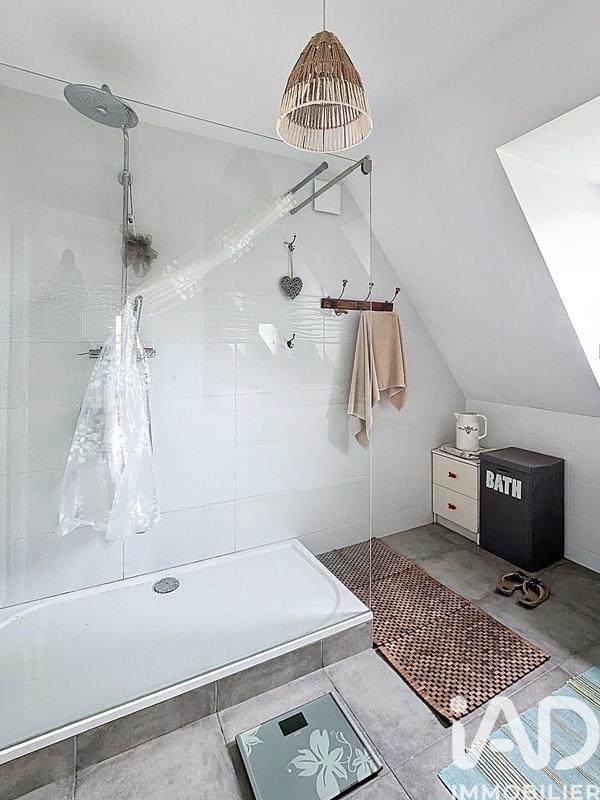 Maison - 170 m² - 8 pièces