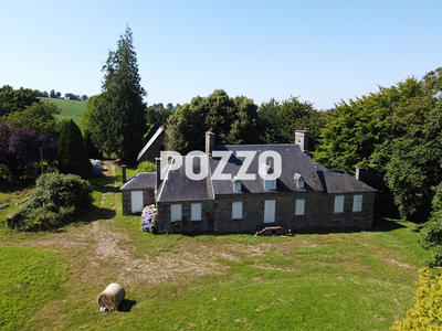 Maison - 334 m² - 7 pièces