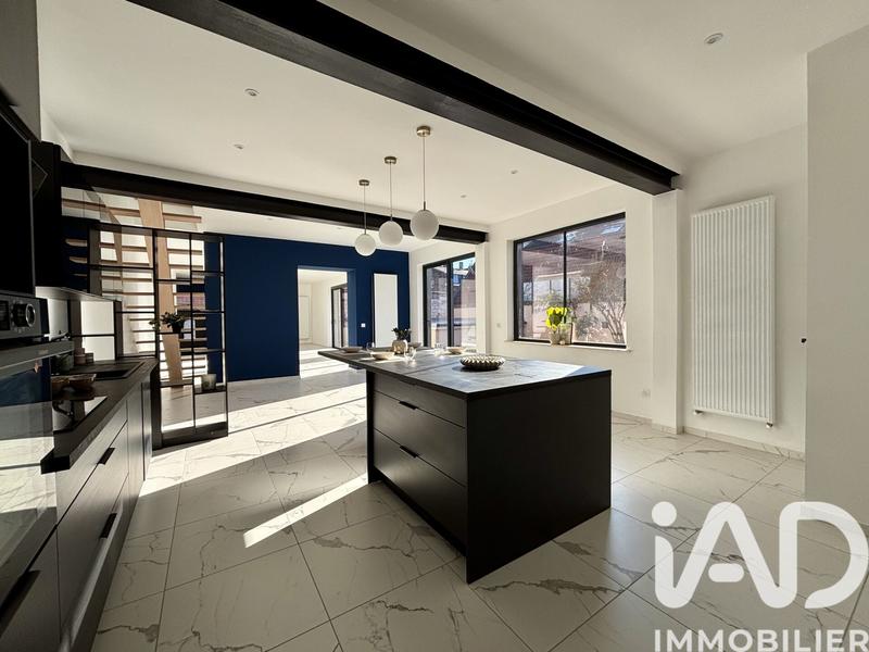 Maison de ville - 216 m² - 7 pièces