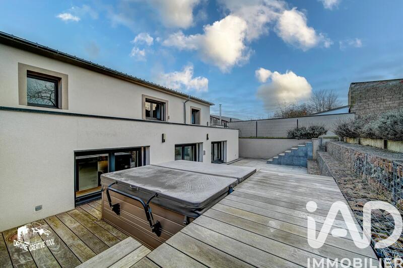 Maison - 158 m² - 6 pièces